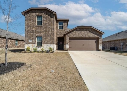813 Cottonwood Way - Photo 1