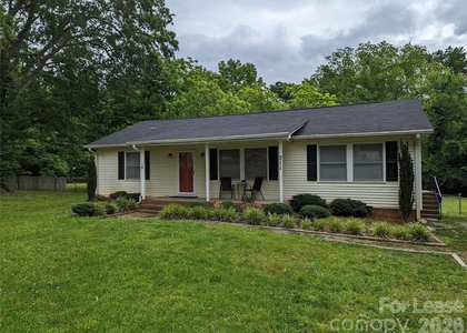 311 Hillcrest Drive - Photo 1