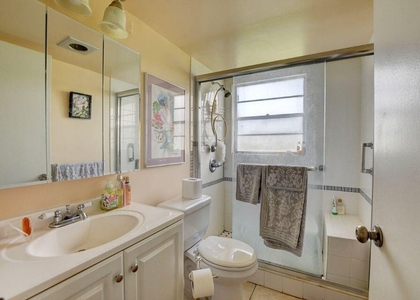 137 Fanshaw D - Photo 1