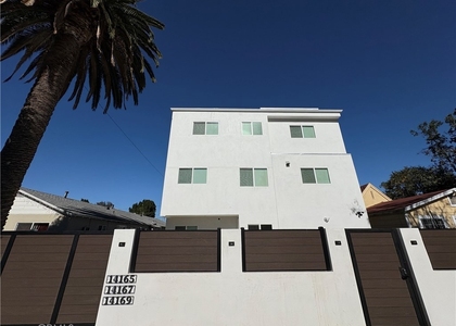 14165 Calvert Street - Photo 1