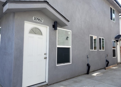 10962 Avalon - Photo 1