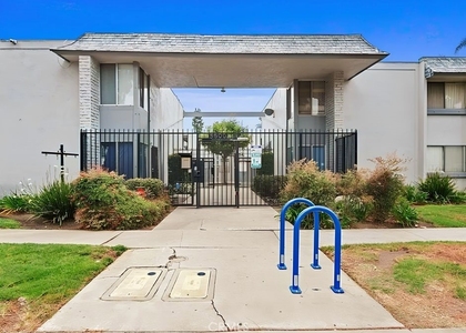 5500 Ackerfield Avenue - Photo 1