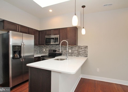 400 S 45th Street - Photo 1