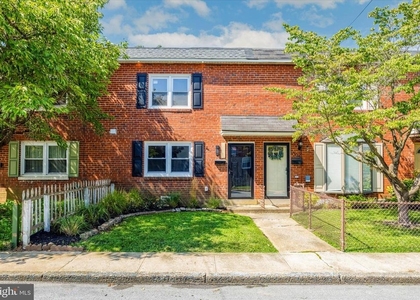 704 S Adams Street - Photo 1