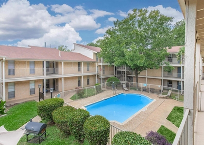 6008 N Lamar Blvd - Photo 1