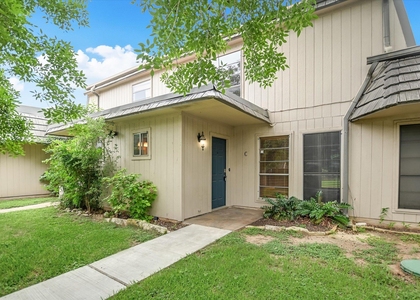 700 Castle Ridge Rd - Photo 1