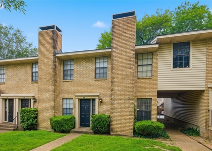 8400 Jamestown Dr - Photo 1