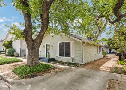 905 Harvard Street - Photo 1