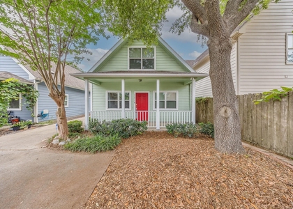 1318 Dennis Street - Photo 1
