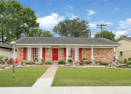 11826 Oceanview Street - Photo 1