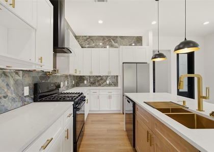 4439 Gunter Street - Photo 1