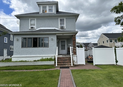 538 Ocean Boulevard - Photo 1