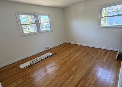 24 Berger Avenue - Photo 1