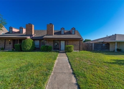 625 Woodhaven Place - Photo 1