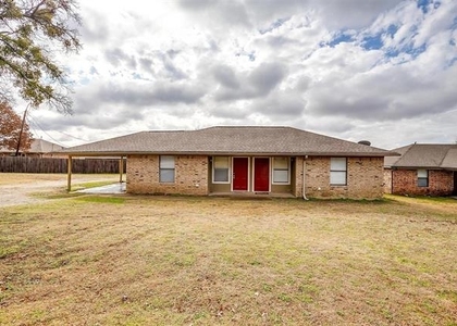 1009 W 4th Street - Photo 1