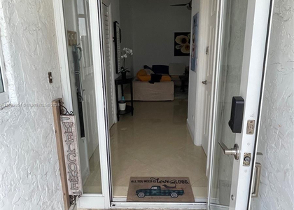 4920 Sw 27th Avenue - Photo 1