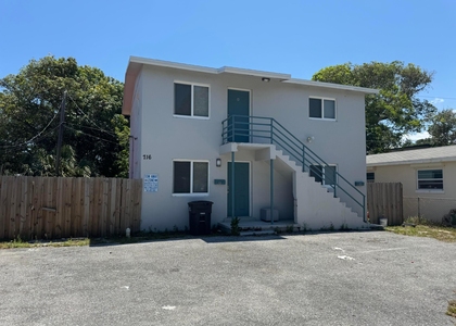 716 22nd Street - Photo 1