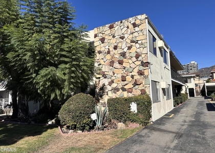 365 W Milford Street - Photo 1