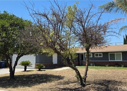 10740 Coloma - Photo 1
