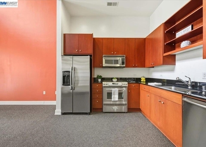 809 Clay St - Photo 1