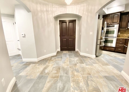 1135 Rexford Dr - Photo 1