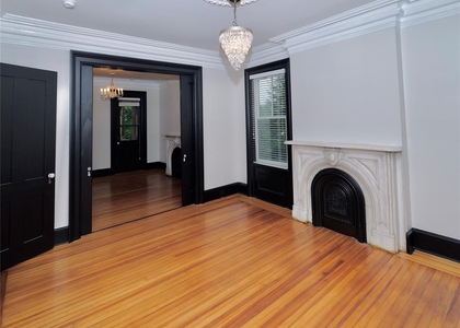 4 Grand Street - Photo 1