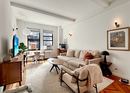 205 W 88th Street - Photo 1