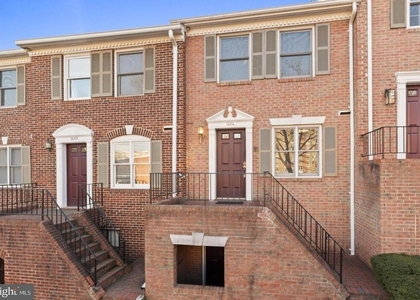 1454 N Quinn Street - Photo 1