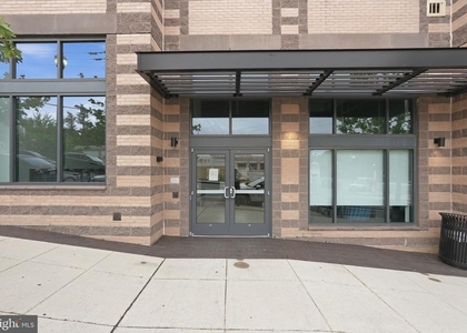 989 S Buchanan Street - Photo 1