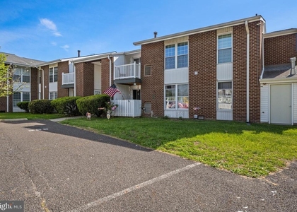 275 Green Street - Photo 1