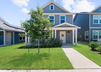 905 Powell St - Photo 1