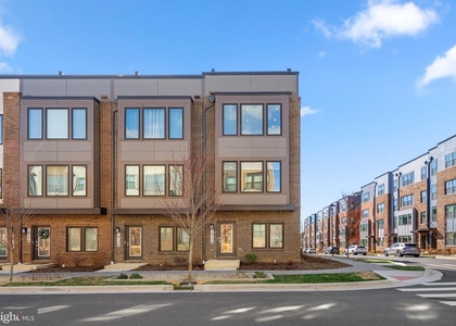 16154 Bowery Street - Photo 1