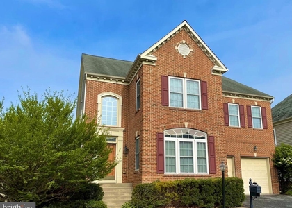 4002 Belvedere - Photo 1