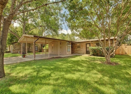 8516 Hathaway Dr - Photo 1