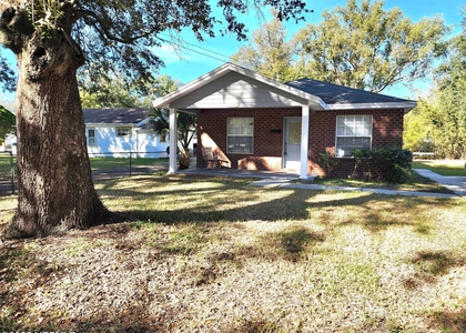 2345 W 15th Street - Photo 1