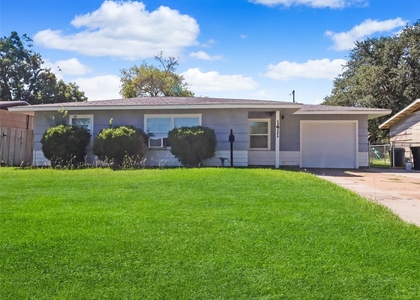 1411 15th Avenue N - Photo 1