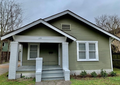 226 E 25th Street - Photo 1