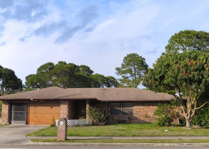 237 Emerson Drive Nw - Photo 1