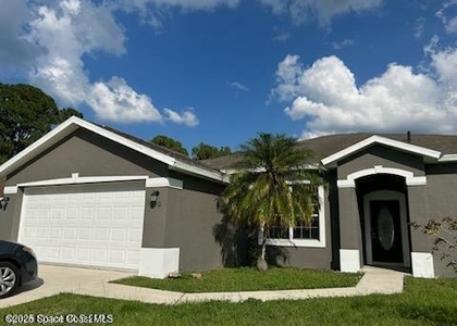 1150 Tiger Street Se - Photo 1
