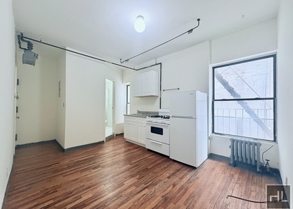 East 14 Street - Photo 1