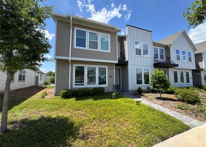 2956 Voyager Avenue - Photo 1