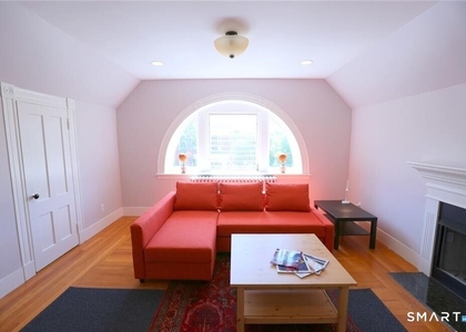 392 Orange Street - Photo 1