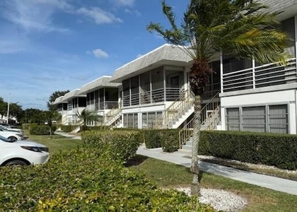 100 Stratford H - Photo 1