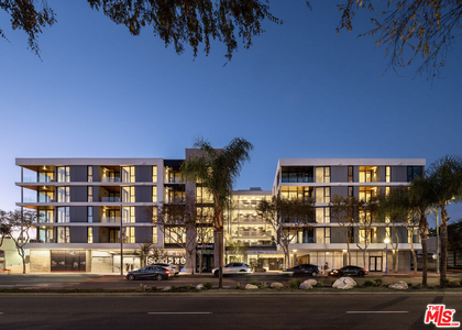 9001 Santa Monica Boulevard - Photo 1
