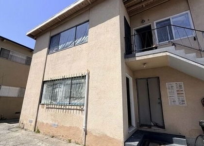 1833 S St Andrews Place - Photo 1