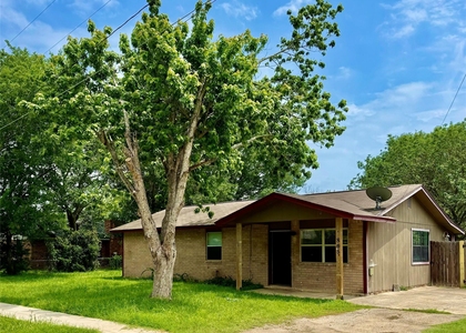 805 Laurel St - Photo 1