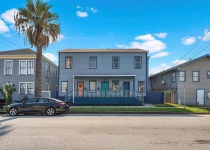 805 10th Street - Photo 1