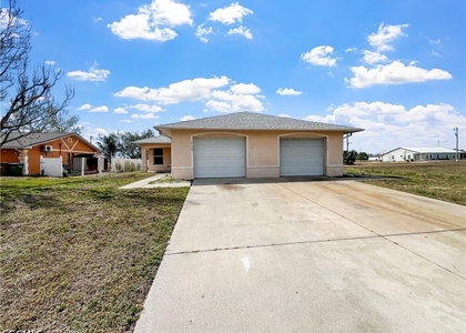 2130 Ne 8th Place - Photo 1