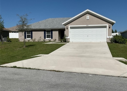 8190 N Wakefield Drive - Photo 1