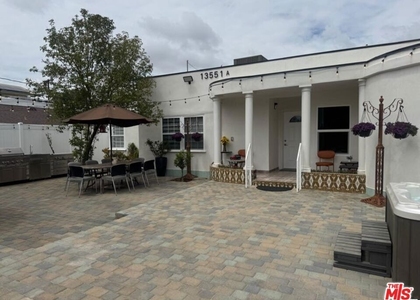13551 Hart Street - Photo 1